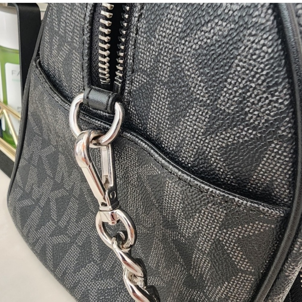 SOLD!! Michael Kors Grayson Medium Chain Signature Satchel, Wristlet, & Dust Bag - Picture 7 of 14